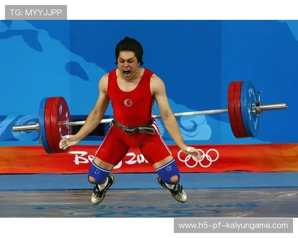 举重运动员携手反兴奋剂,共筑体育清朗未来 举重运动员携手反兴奋剂,共筑体育清朗未来