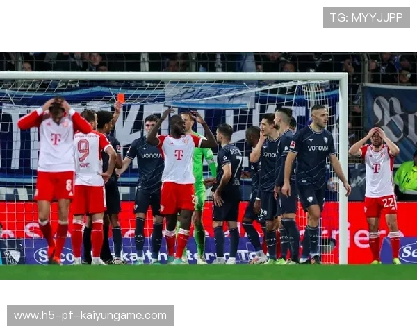 德甲拜仁外线压制带动整体攻势:一场战术的极致演绎 德甲拜仁外线压制带动整体攻势:一场战术的极致演绎