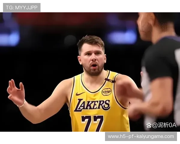 东契奇与欧文联手开火，独行侠大胜对手